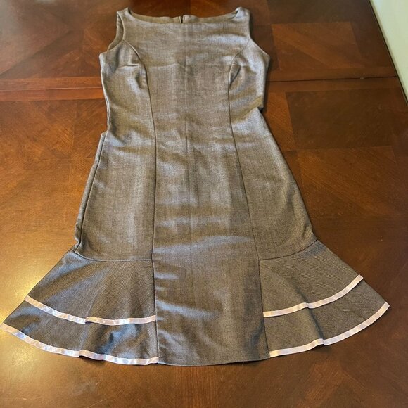 Flared Hem Dress Gray Sleeveless Pink Trim & Back Zipper retro style - Picture 1 of 7